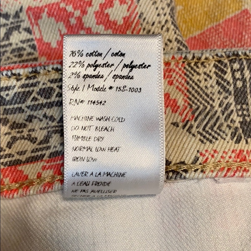 Cropped Patterned Jean - Picture 6 of 6